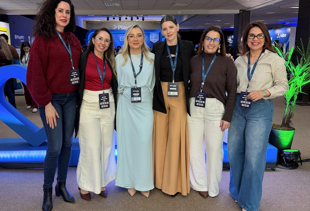 Cláudia Bernardo com profissionais de BPO